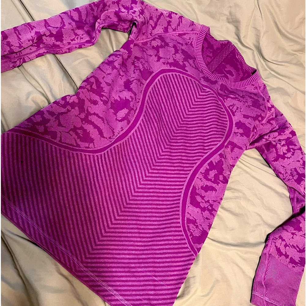Lululemon athletic top
